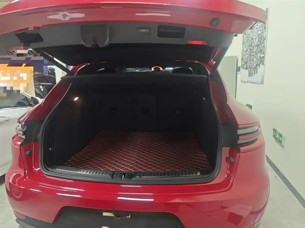 Porsche Macan 2018 — фото 19