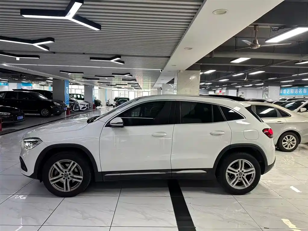 Mercedes-Benz GLA 2023