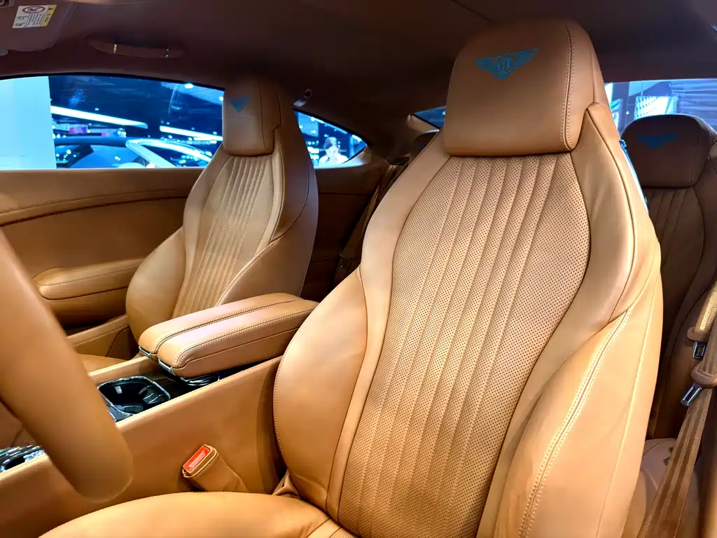 Bentley Continental 2016 — фото 13