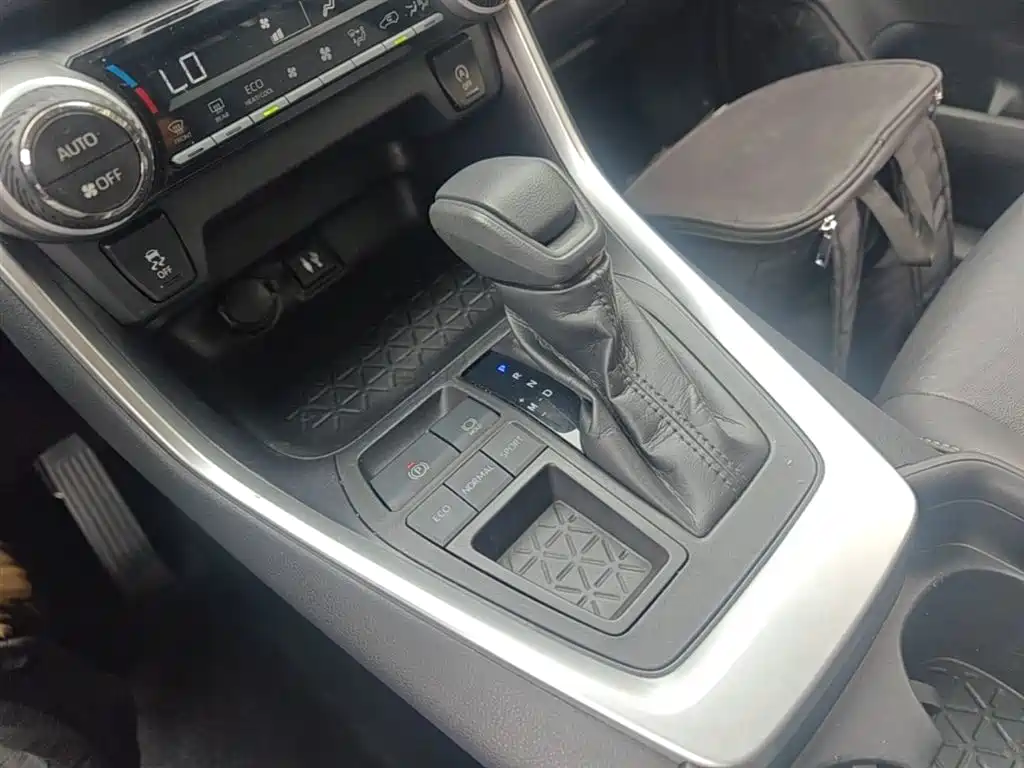 Toyota Wildlander 2020 — фото 14