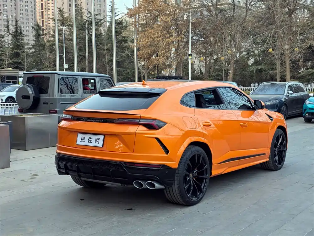 Lamborghini Urus 2023 — фото 16