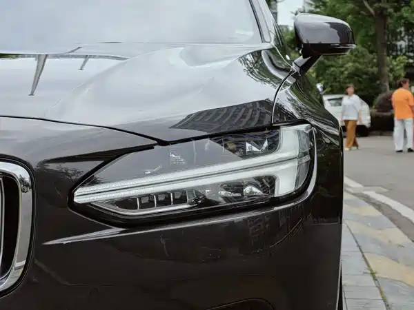 Volvo S90 2023