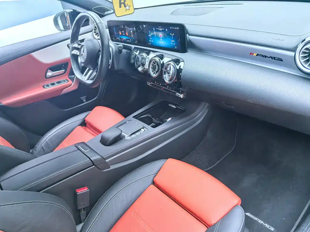 Mercedes-Benz A-Class AMG 2024 — фото 13