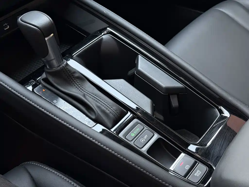 Honda Inspire 2025 — фото 30