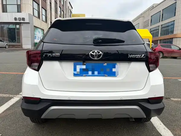 Toyota Yaris L 2022