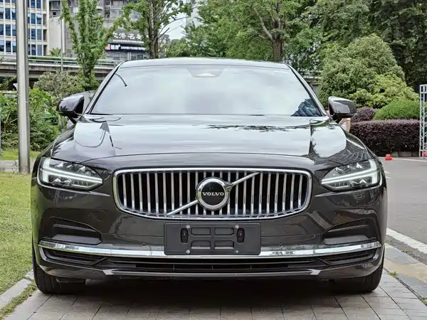 Volvo S90 2023