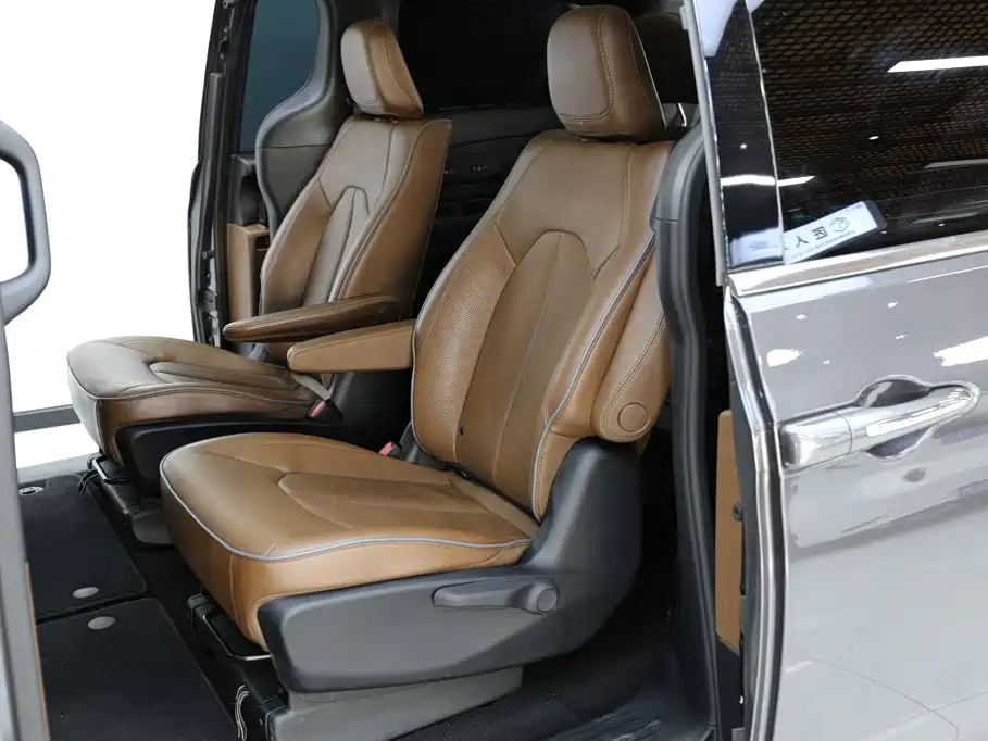 Chrysler Grand Voyager 2019 — фото 8