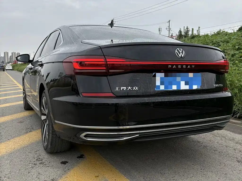 Volkswagen Passat 2023 — фото 12