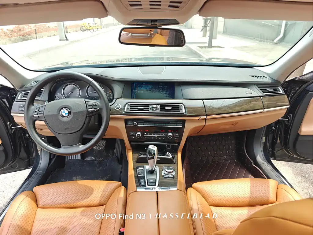 BMW 7 Series 2012 — фото 15