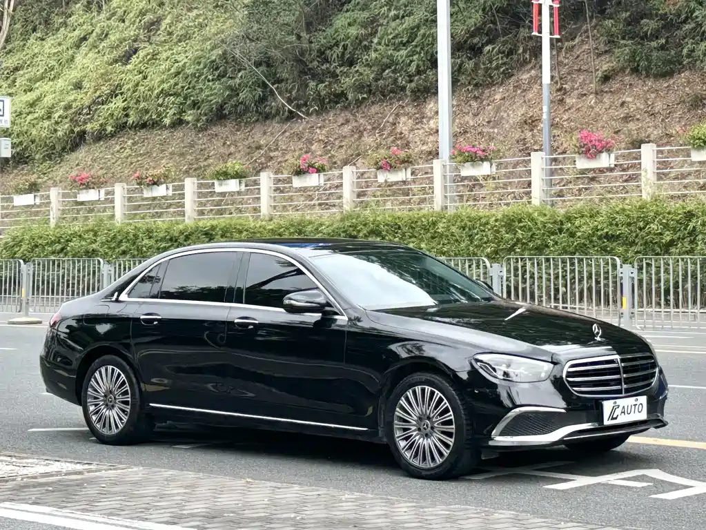 Mercedes-Benz E-Class 2022 — фото 3