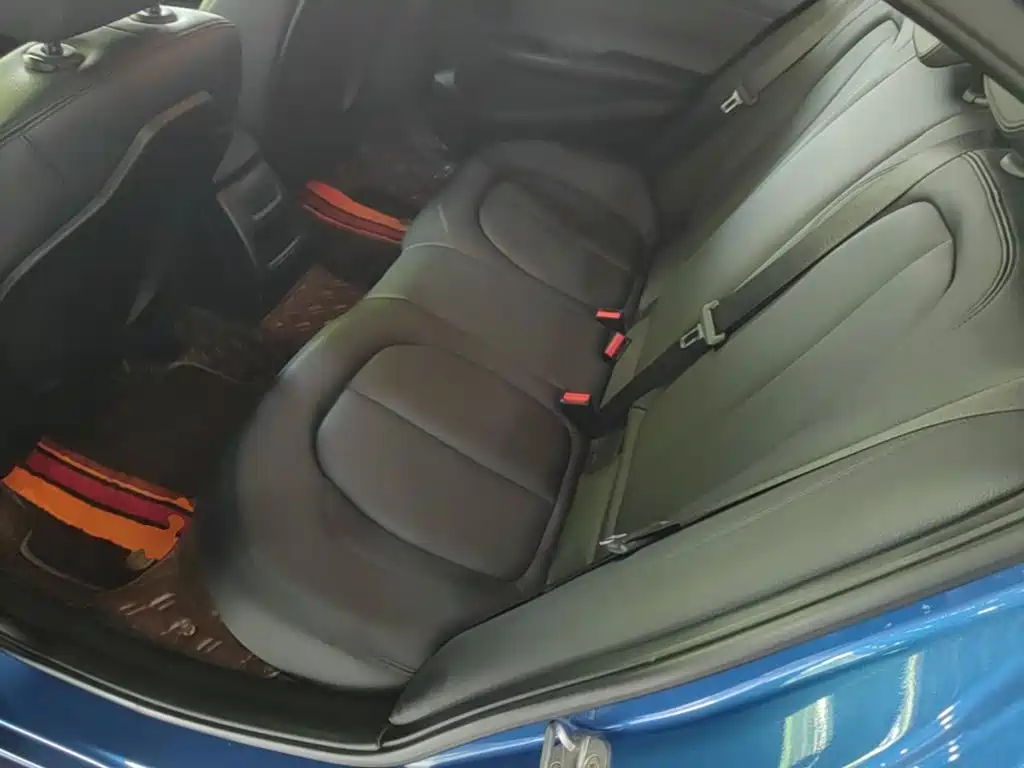 BMW 1 Series 2018 — фото 17