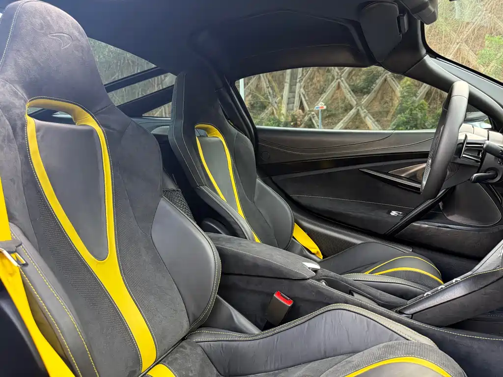 McLaren 720S 2019 — фото 12