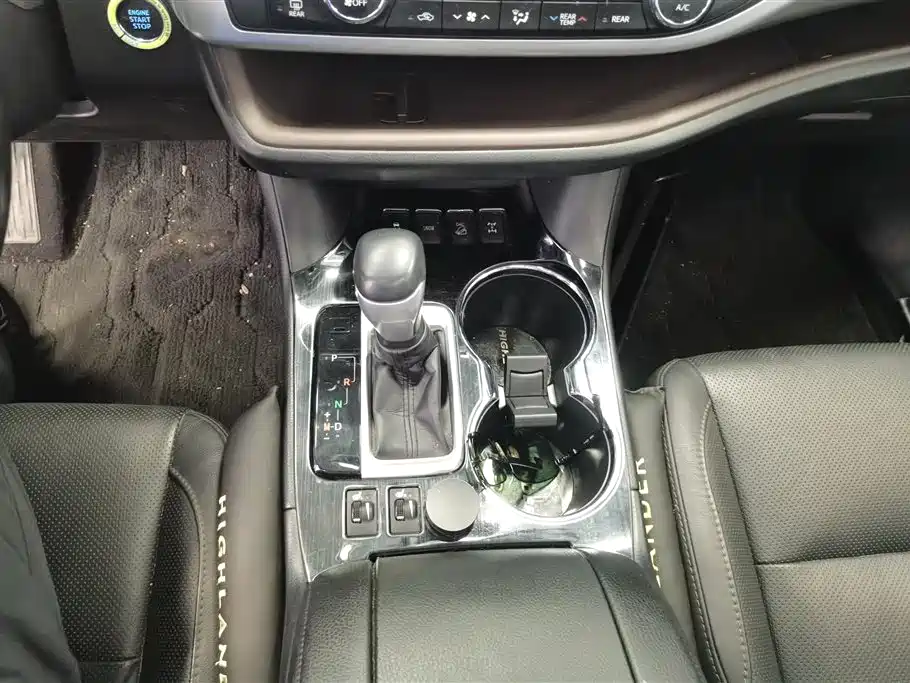 Toyota Highlander 2018 — фото 16