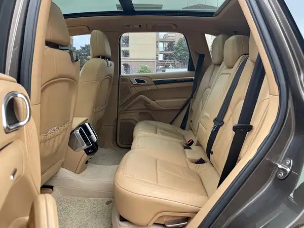 Porsche Cayenne 2011