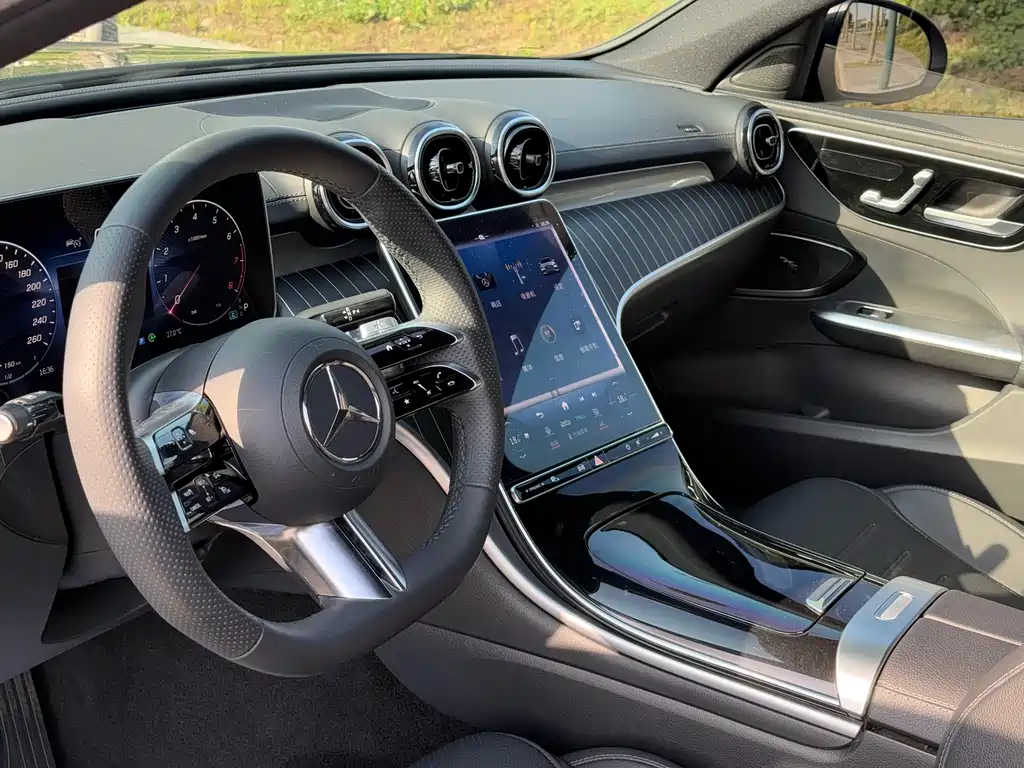 Mercedes-Benz C-Class 2023 — фото 6