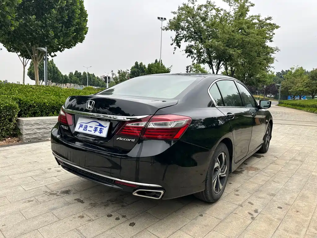 Honda Accord 2018 — фото 12