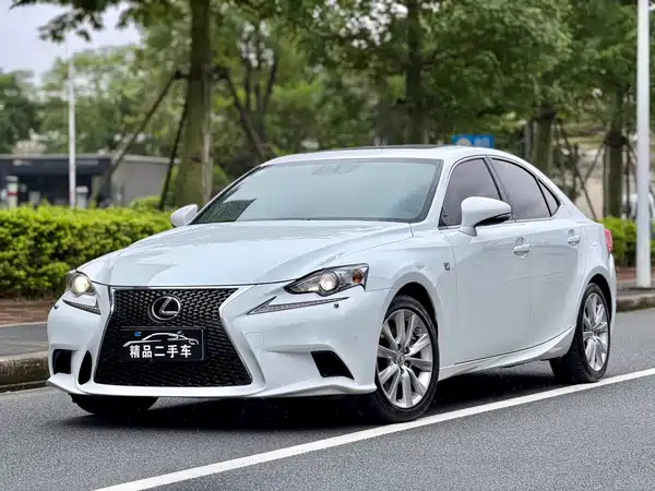Lexus IS 2015