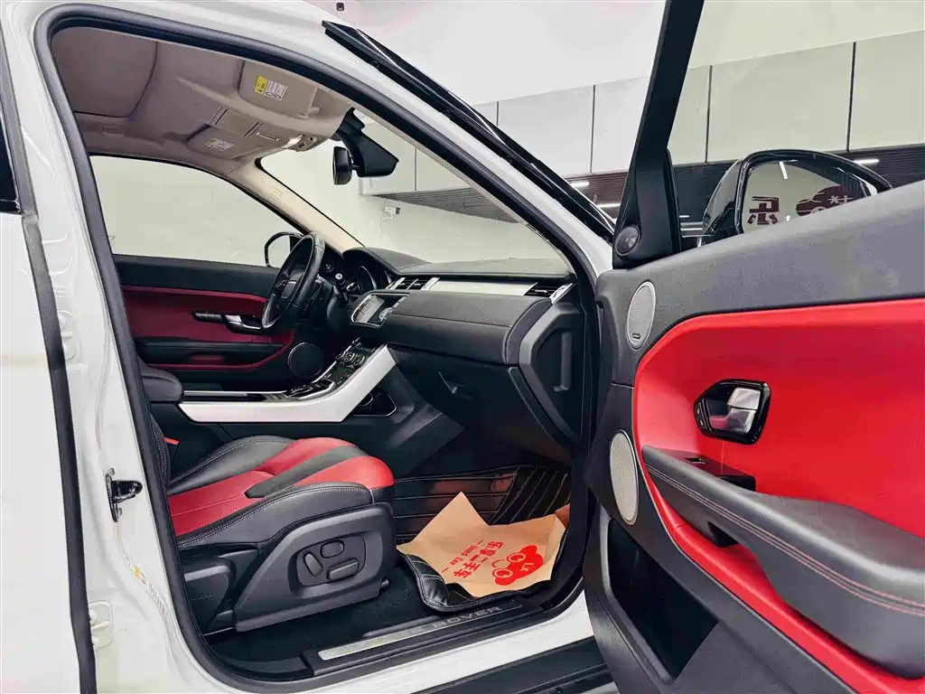 Land Rover Evoque 2015 — фото 27