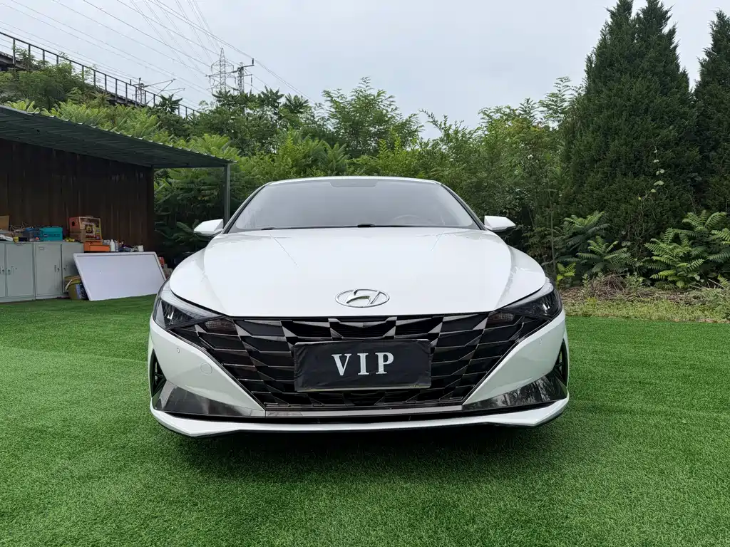 Hyundai Elantra 2023