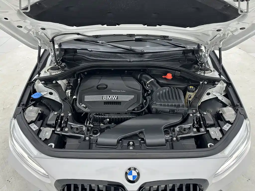 BMW 1 Series 2022 — фото 17