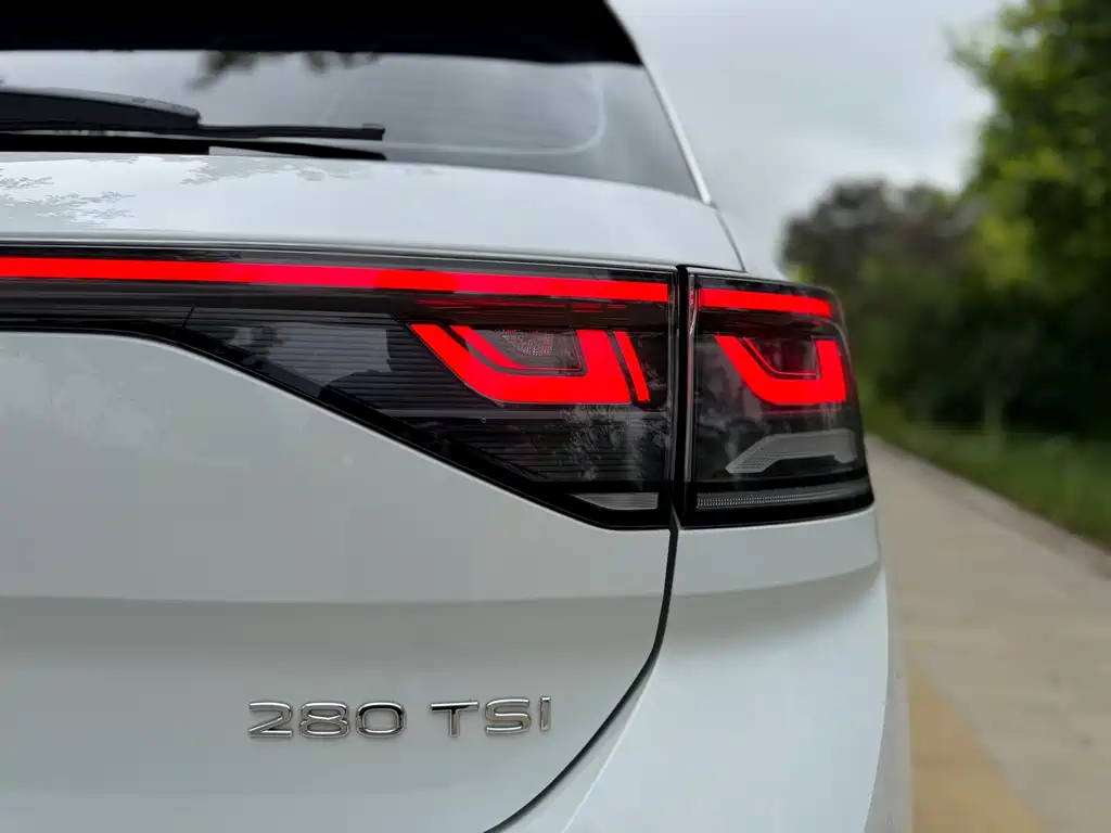 Volkswagen T-Roc 2023 — фото 21