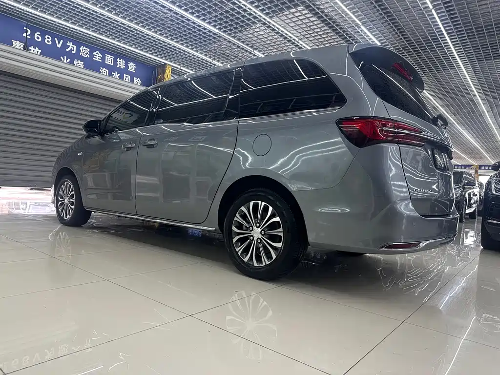 Buick GL8 2023
