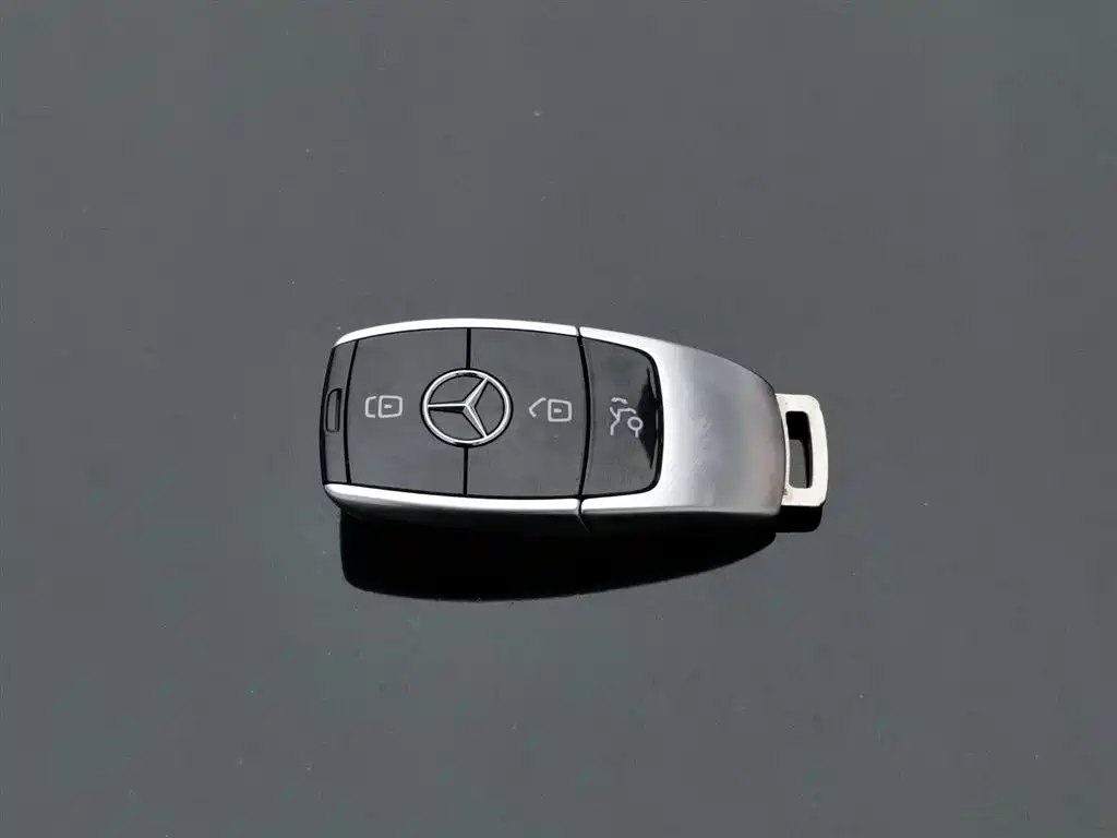 Mercedes-Benz E-Class 2020 — фото 19