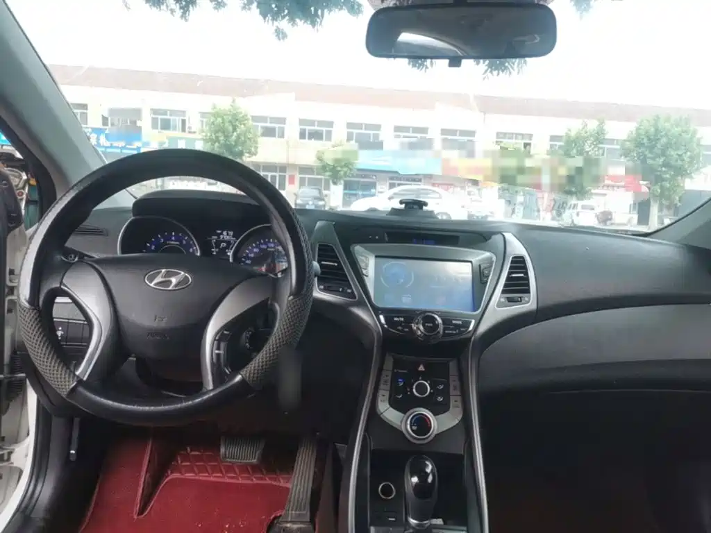 Hyundai Elantra Langdong 2017 — фото 10