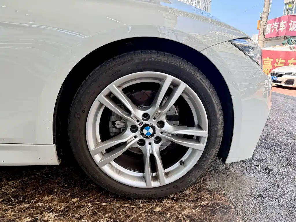 BMW 3 Series 2018 — фото 15