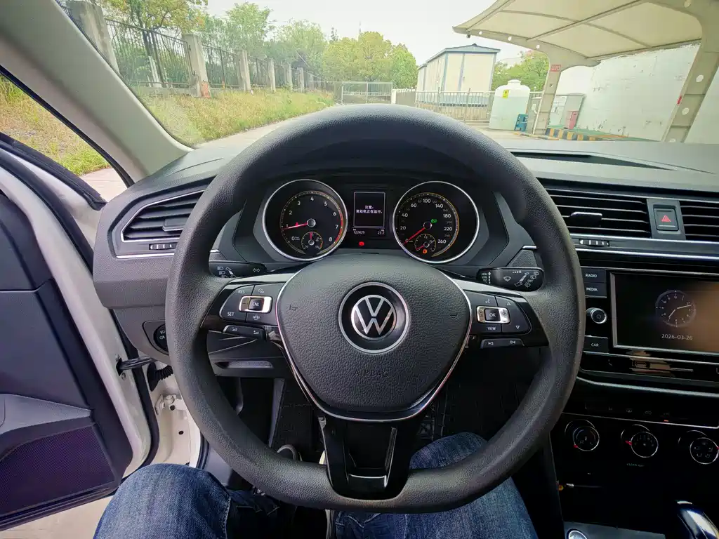 Volkswagen Tiguan L 2021 — фото 12