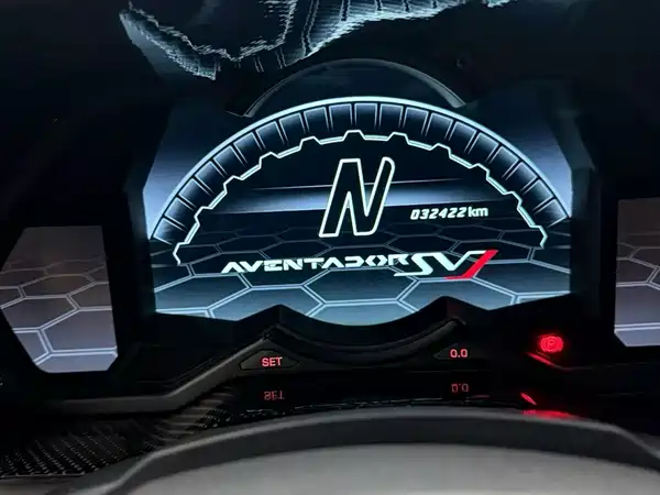 Lamborghini Aventador 2011