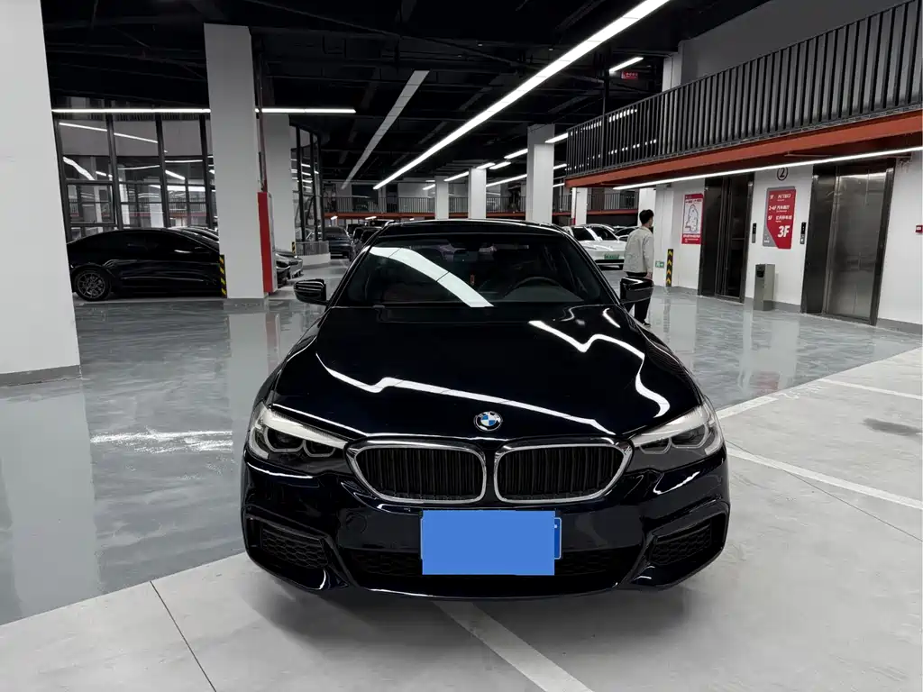 BMW 5 Series 2018 — фото 2