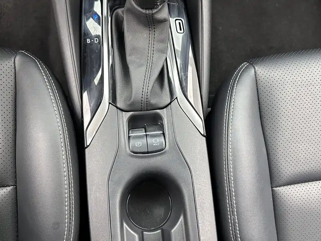Toyota Corolla 2023 — фото 13