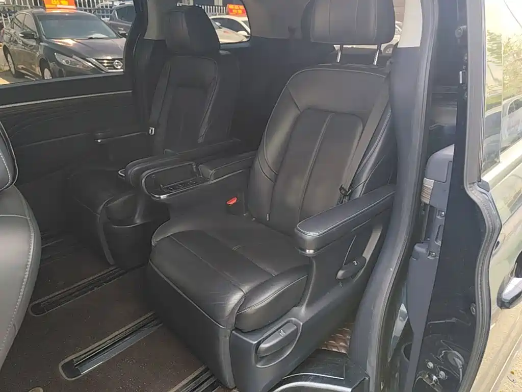 GAC Motor Trumpchi M8 2021 — фото 17