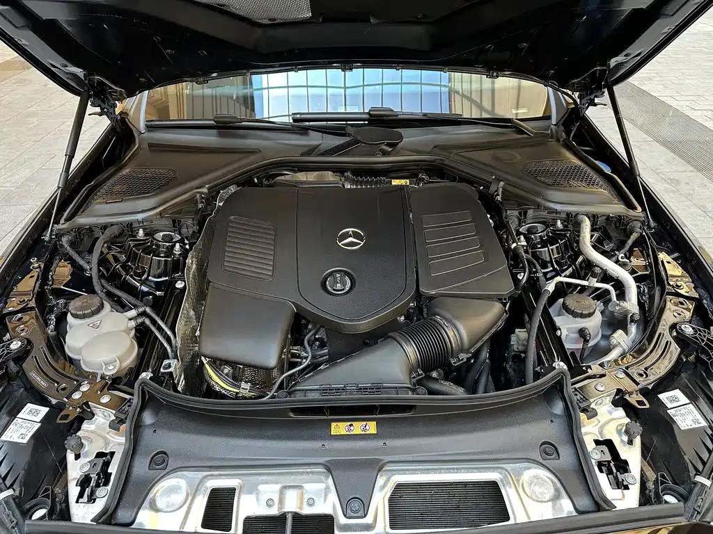 Mercedes-Benz E-Class 2025 — фото 16