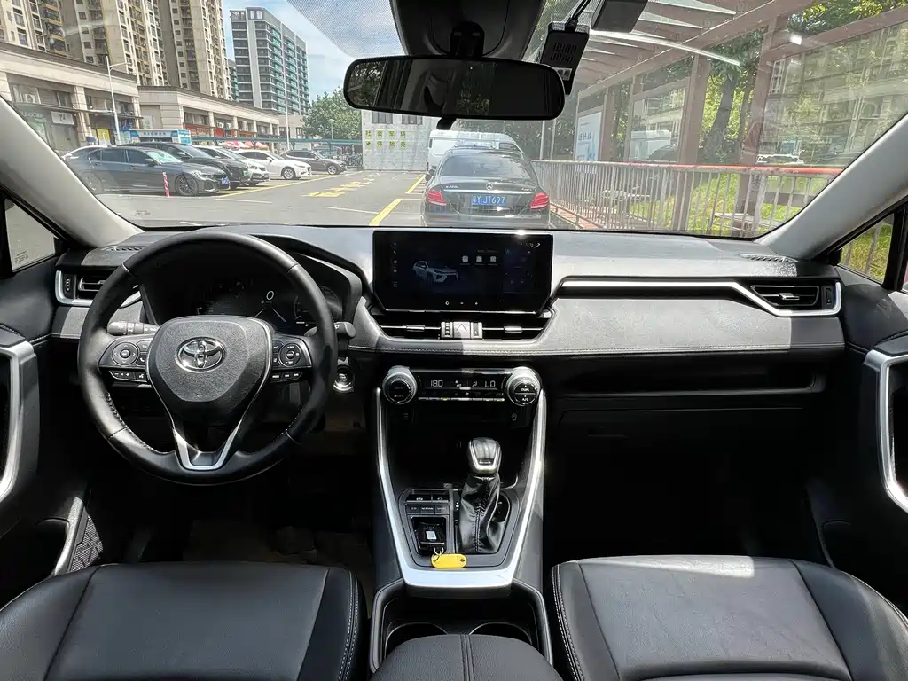 Toyota Wildlander 2023 — фото 11