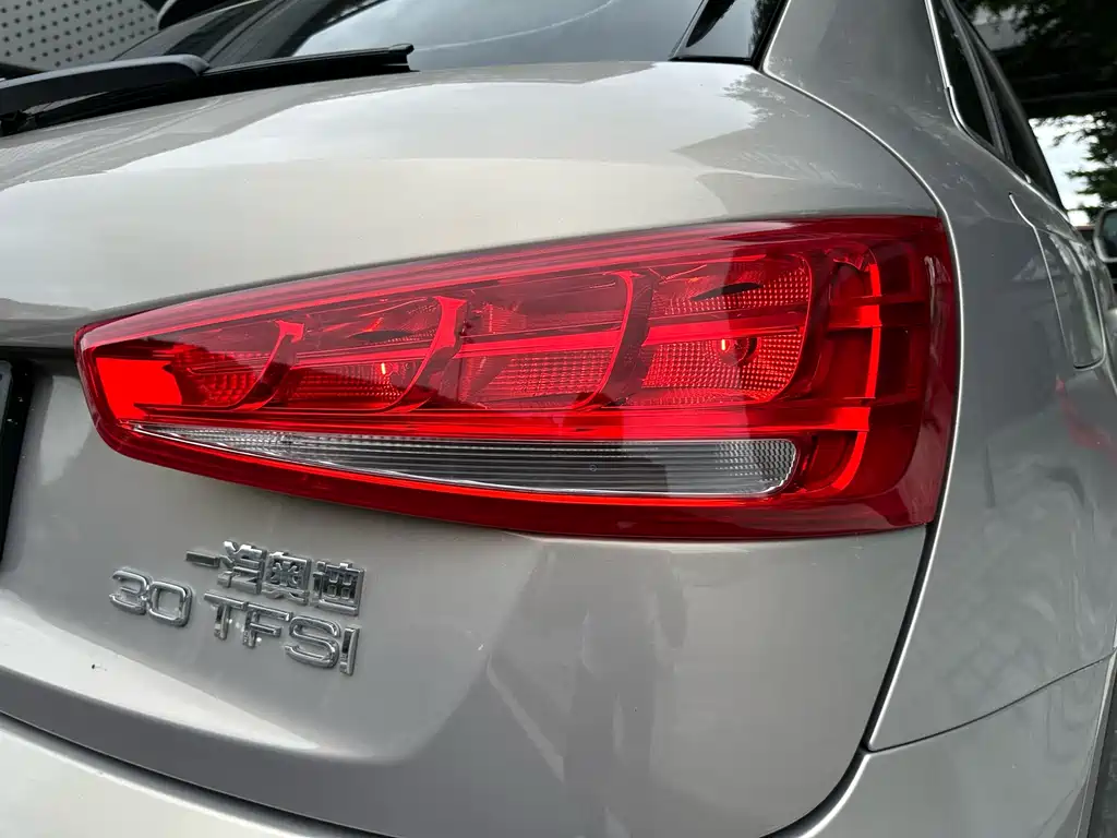 Audi Q3 2015 — фото 42