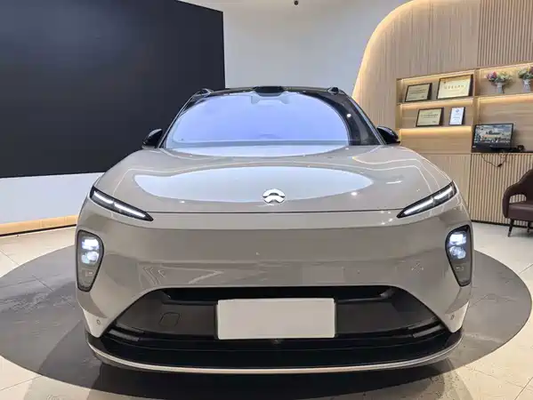 NIO ES8 2024