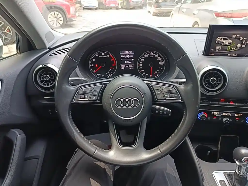 Audi A3 2019 — фото 11