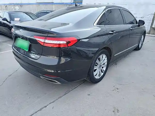 Ford Taurus 2019
