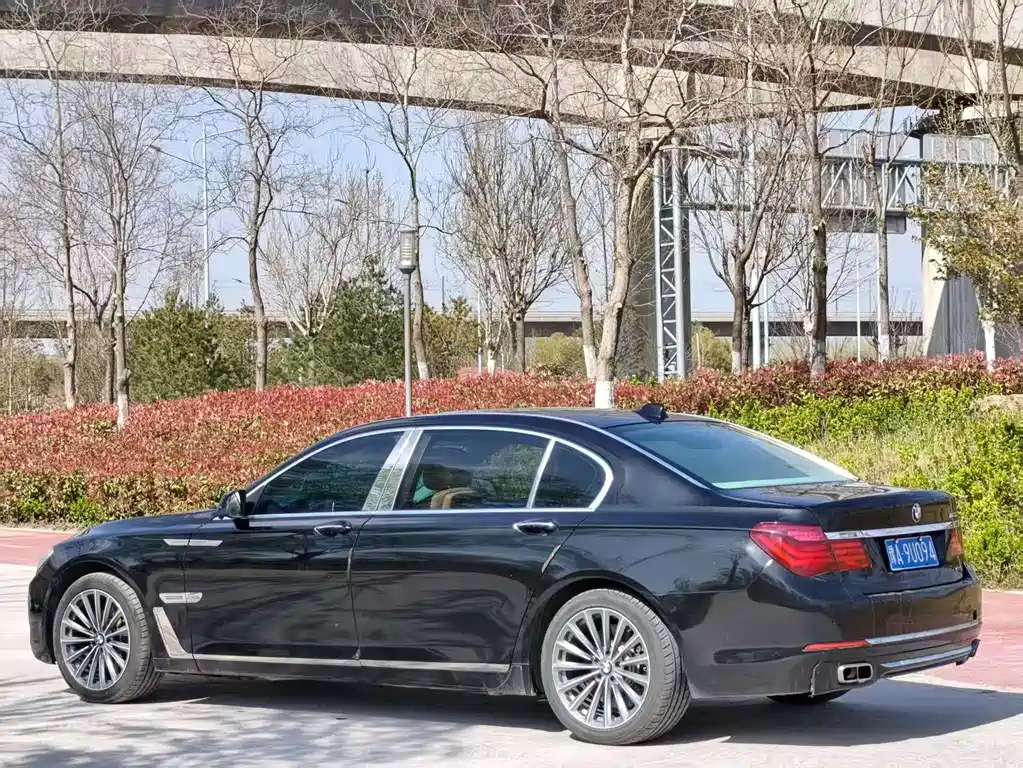 BMW 7 Series 2014 — фото 6