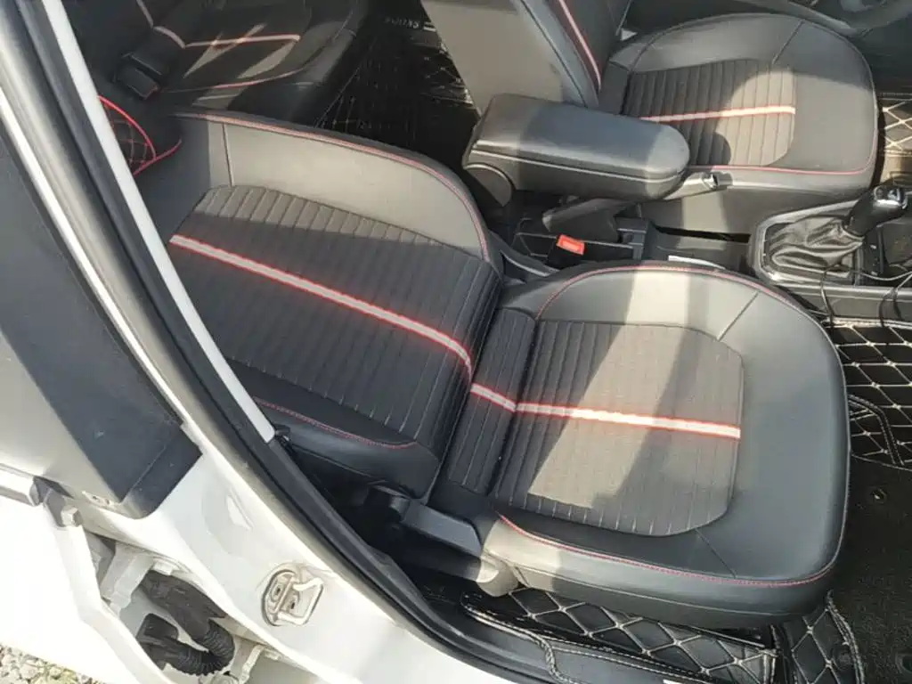 Skoda Rapid Spaceback 2020 — фото 25