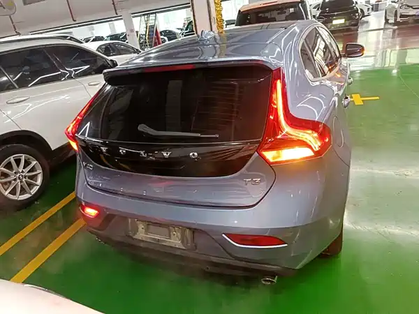Volvo V40 2019