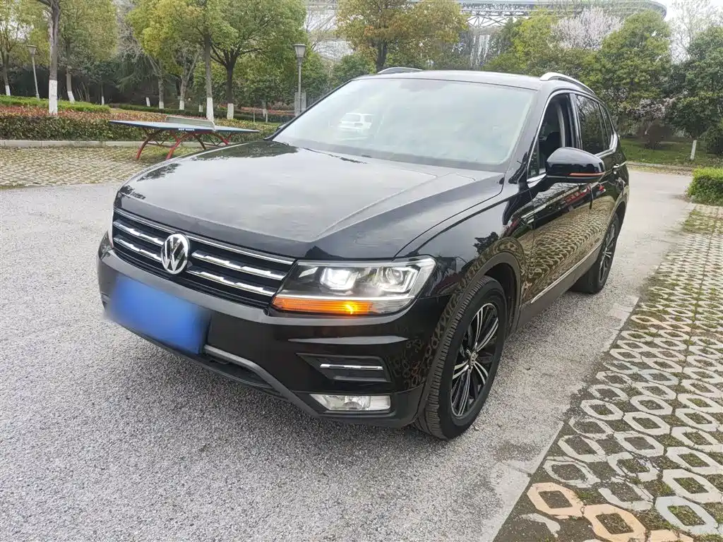 Volkswagen Tiguan L 2020 — фото 2