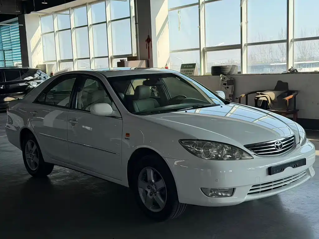 Toyota Camry 2005 — фото 2