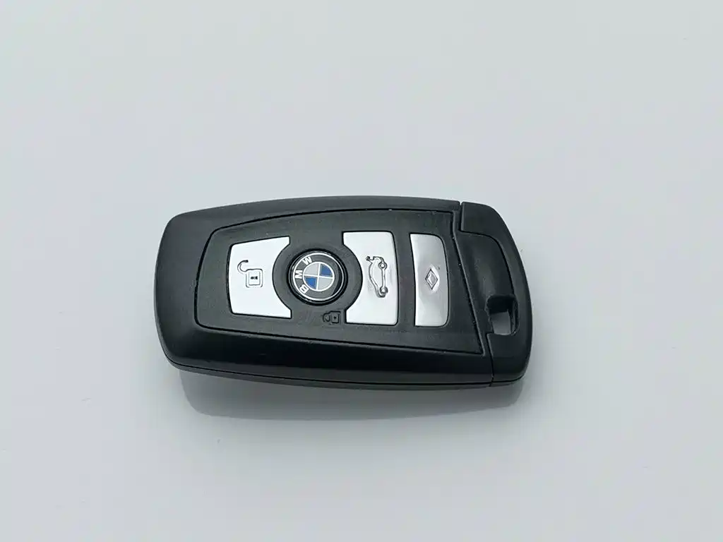 BMW 5 Series 2011 — фото 19