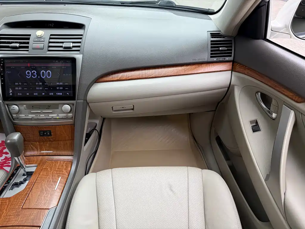 Toyota Camry 2011 — фото 13
