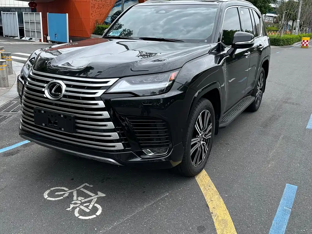 Lexus LX 2025 — фото 1