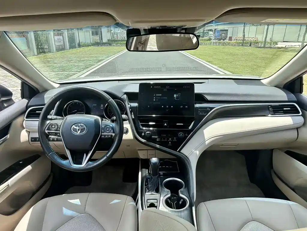 Toyota Camry 2021