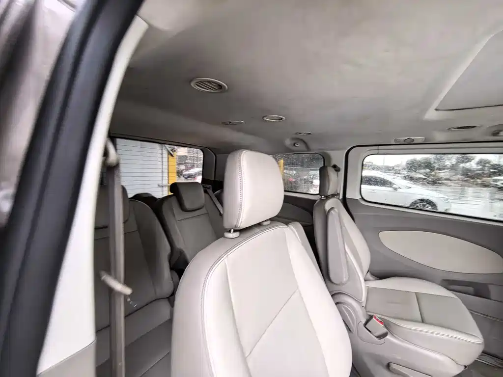 Ford Tourneo 2017 — фото 10